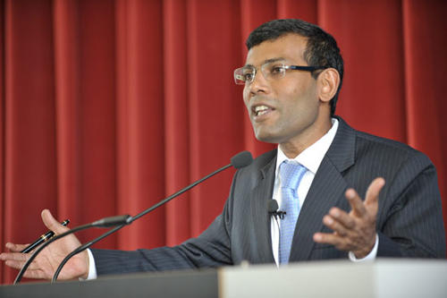 Der steigende Meeresspiegel bedroht die Bevölkerung der Malediven - Präsident Nasheed appelliert bei einem Besuch an der Freien Universität an die Staaten der Welt.