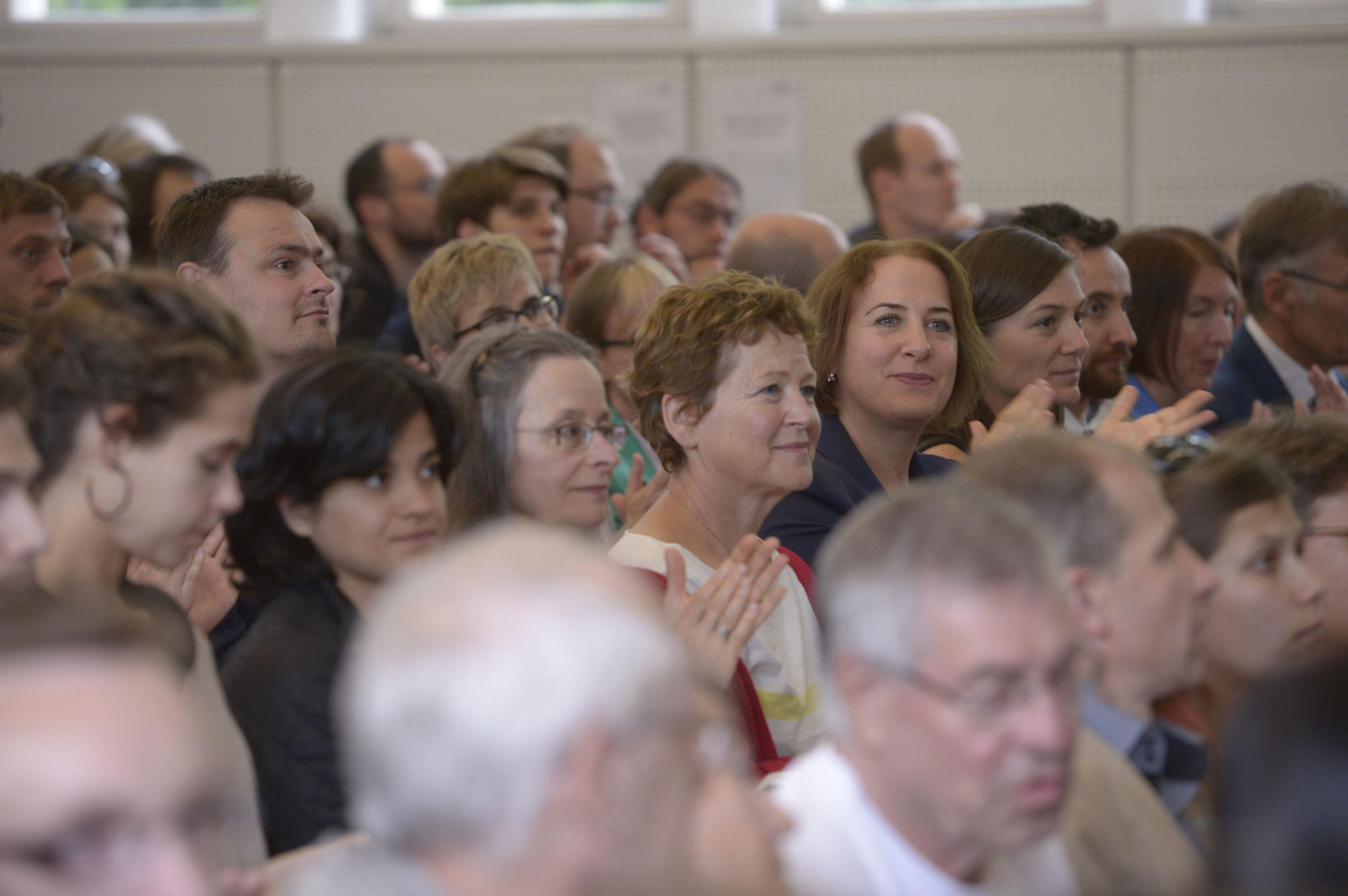 Zahlreiche Zuhörerinnen und Zuhörer waren in den Henry-Ford-Bau zur Verleihung der Ehrendoktorwürde an Hayden White gekommen.