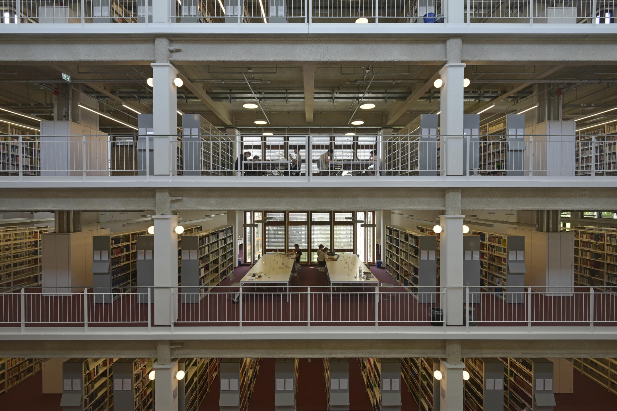 Die Bibliotheksdaten von über acht Millionen Medien ziehen Ende 2016 um.