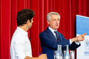 ... moderierte die Diskussion mit UN-Hochkommissar Filippo Grandi.