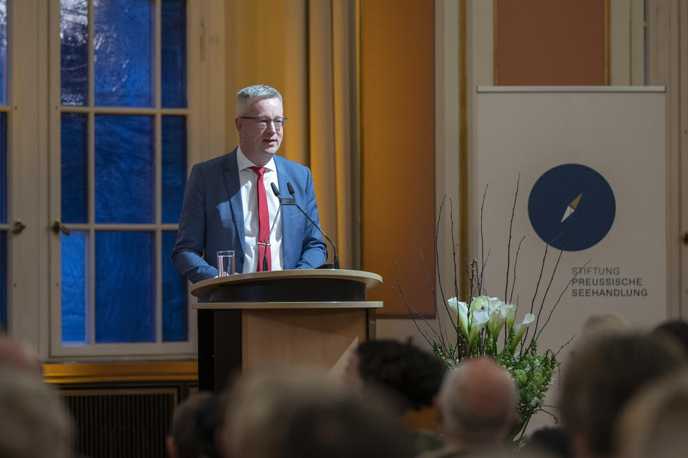 Prof. Dr. Günter M. Ziegler, Präsident der Freien Universität Berlin. Der Universitätspräsident beruft traditionell den Preisträger oder die Preisträgerin auf die Gastprofessur für deutschsprachige Poetik.