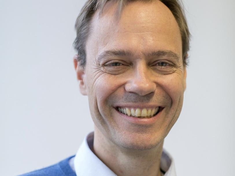 Porträt des Biochemieprofessors Christian Freund