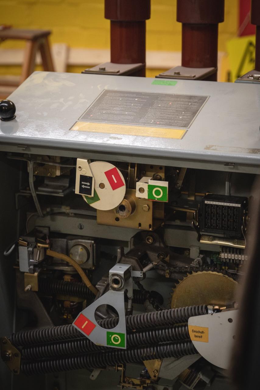 Mittelspannungs-Leistungsschalter