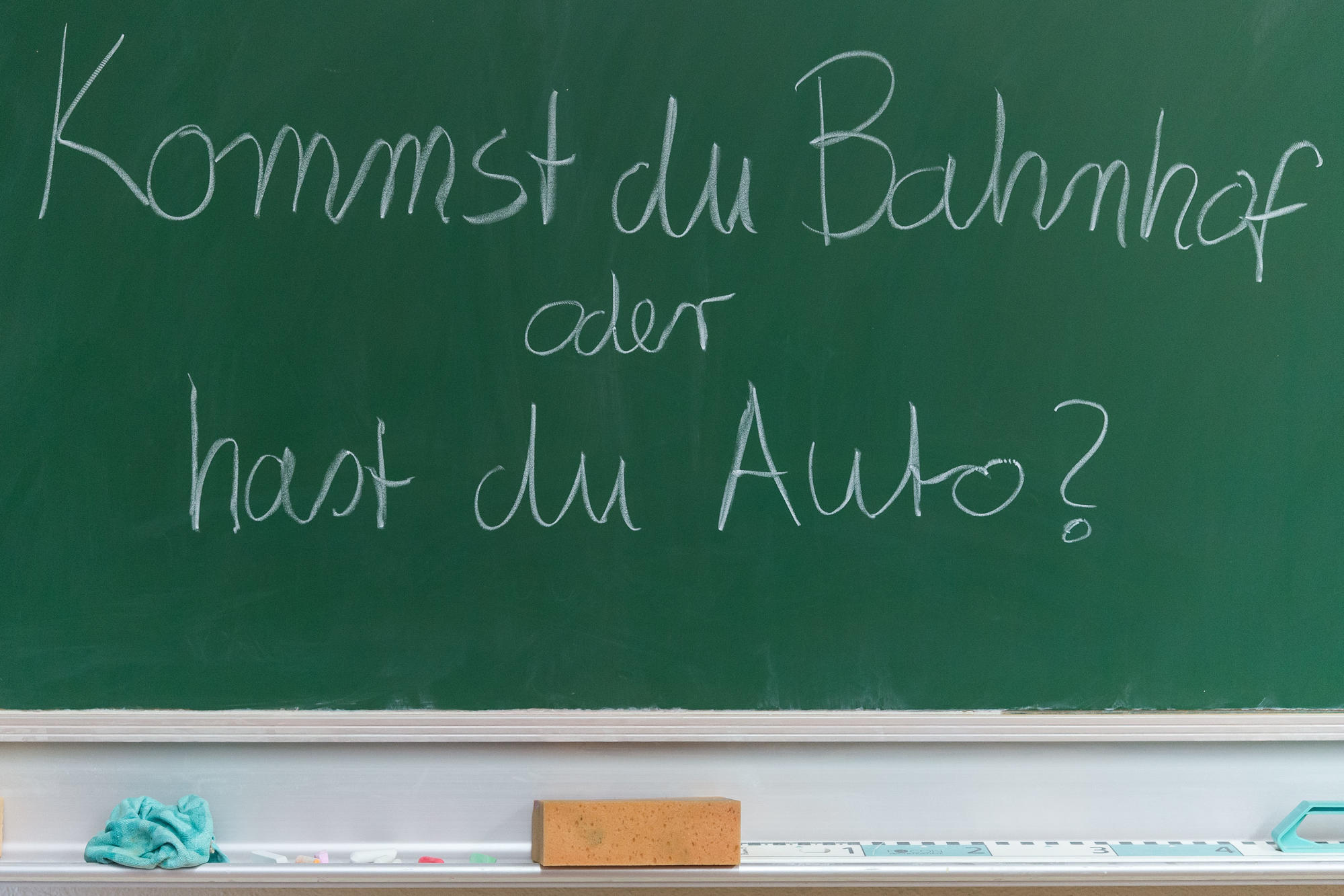 Kiezdeutsch, Hochdeutsch und andere Sozio- und Dialekte sind Varianten des Deutschen. Für viele Sprecherinnen und Sprecher ist der Wechsel zwischen den Varianten leicht möglich. Daneben werden in Berlin zahlreiche andere Sprachen gesprochen.