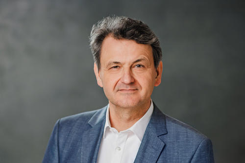 Prof. Dr. Christoph Neuberger: KI nicht nur als Gefahr bewerten, die eingehegt werden muss. Die positiven Potenziale von KI verdienen genauso viel Aufmerksamkeit.