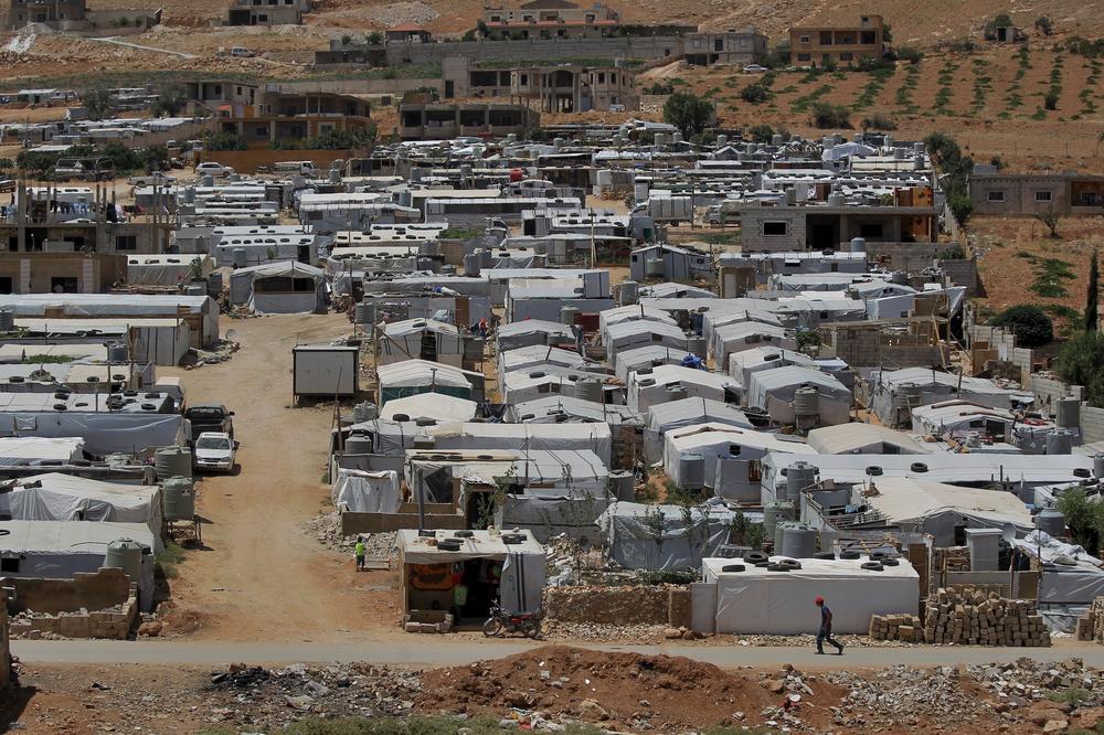 Blick auf Zelte, die für syrische Flüchtlinge in der ostlibanesischen Grenzstadt Aarsal errichtet wurden.