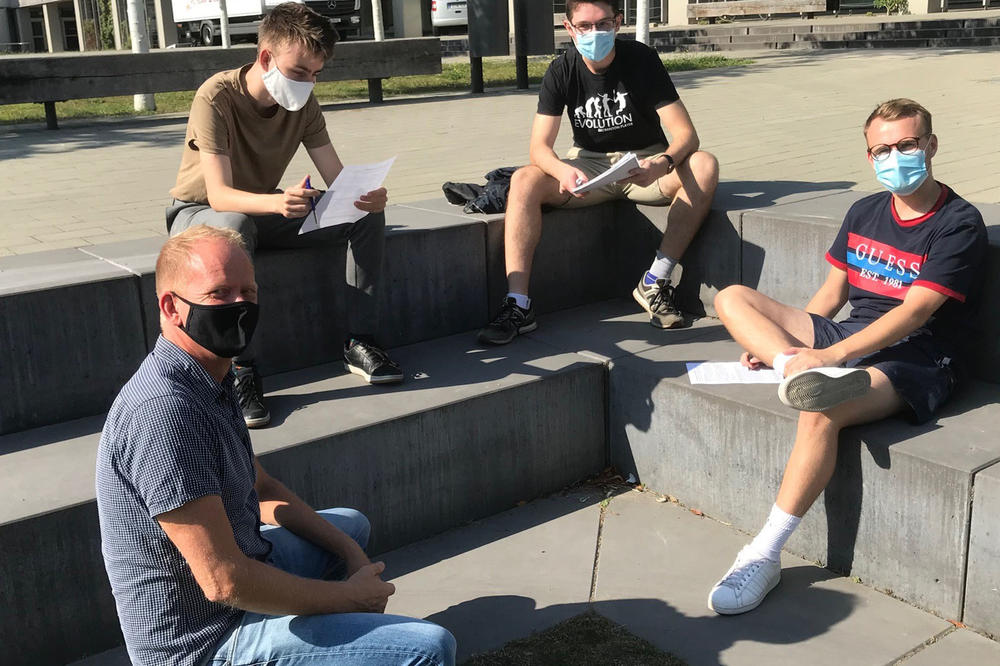 Die Gruppengröße der Kurse wurde auf zehn Teilnehmerinnen und Teilnehmer gesenkt.