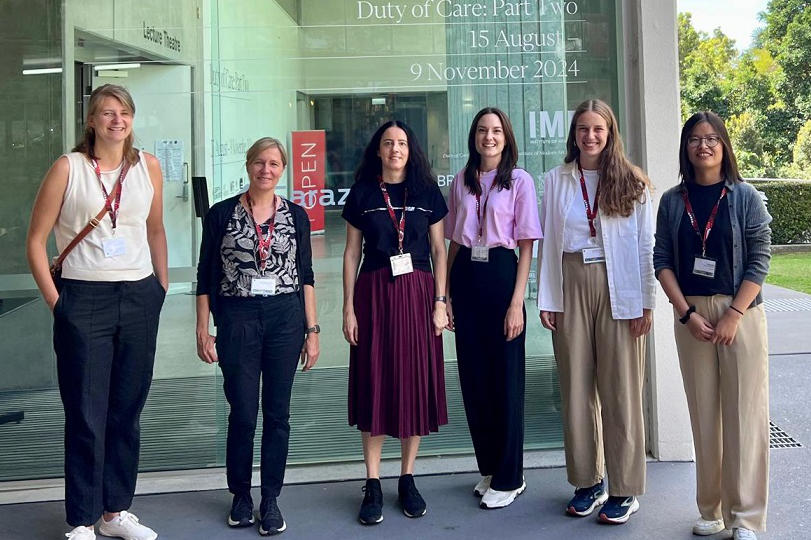 Vom Arbeitsbereich Allgemeine Grundschulpädagogik der Freien Universität: (v.l.n.r.) Dr. Nanine Lilla, Dr. Nicole Bellin- Mularski, Prof. Dr. Marianne Schüpbach, Jule Schmidt, Kim Hartung und Dr. Haiqin Ning