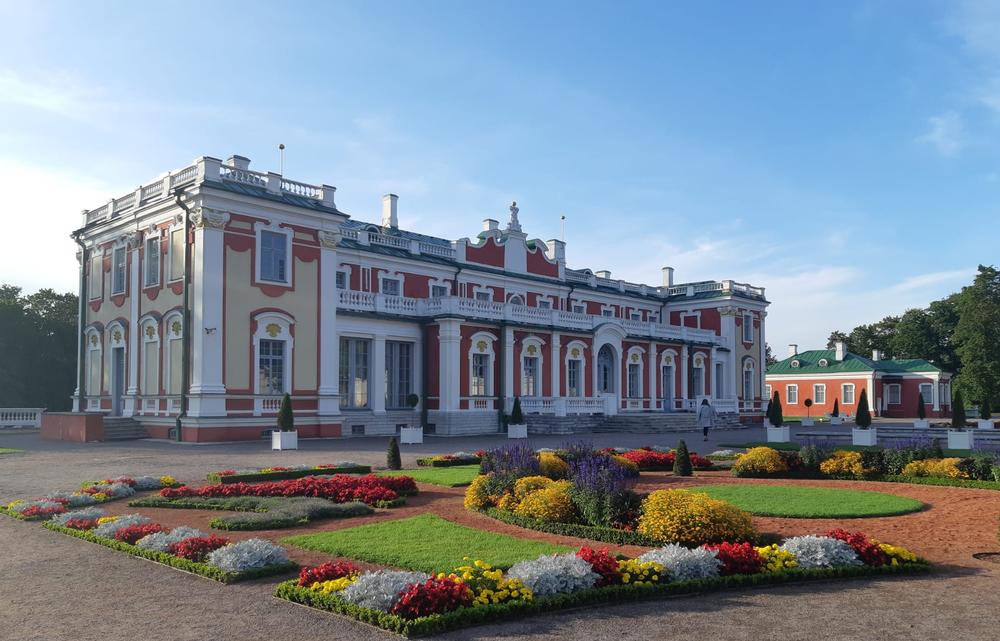 Schloss Kadriorg (Katharinenthal) wurde von Peter dem Großen für Katharina I. erbaut. Es beherbergt heute ein Kunstmuseum.