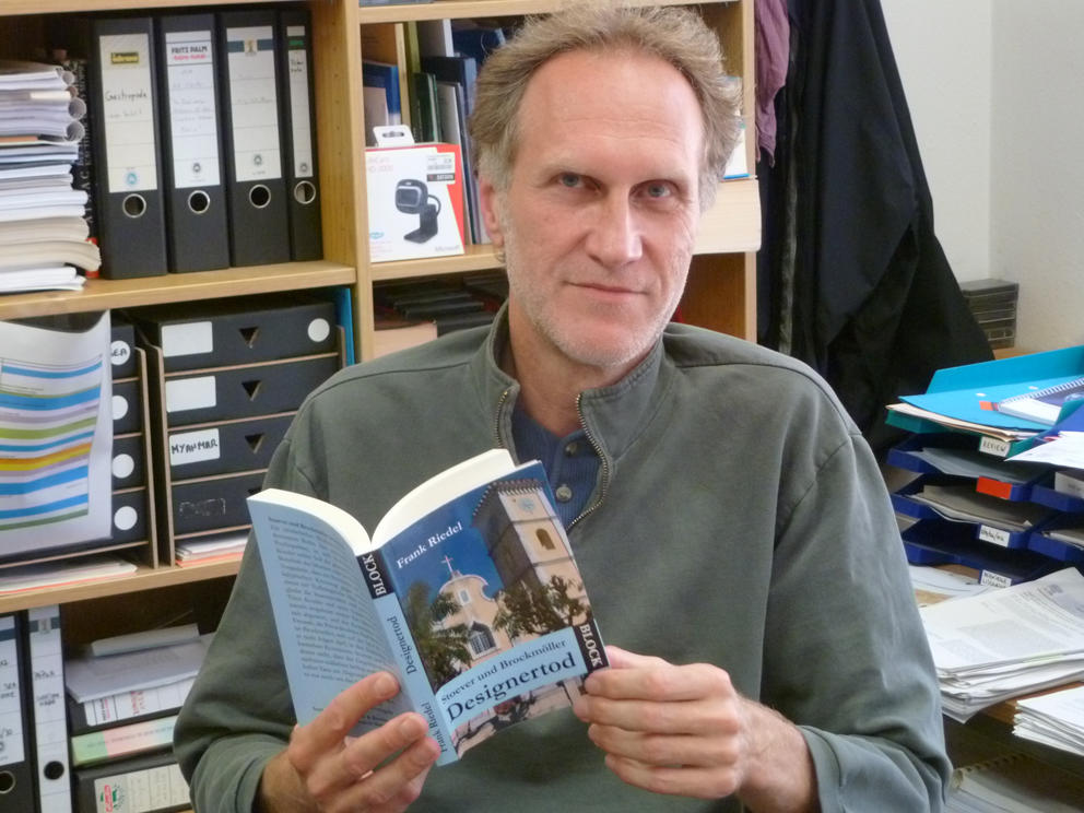 …in den Krimis von Geowissenschaftler Frank Riedel ermittelt das legendäre Hamburger Tatort-Team weiter.