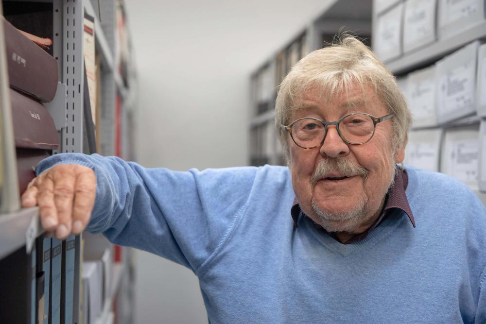 Siegward Lönnendonker, geboren am 18. April 1939 in Rheydt/Rheinland, gestorben am 3. September 2022 in Berlin. Das Bild wurde im November 2018 im Universitätsarchiv aufgenommen.