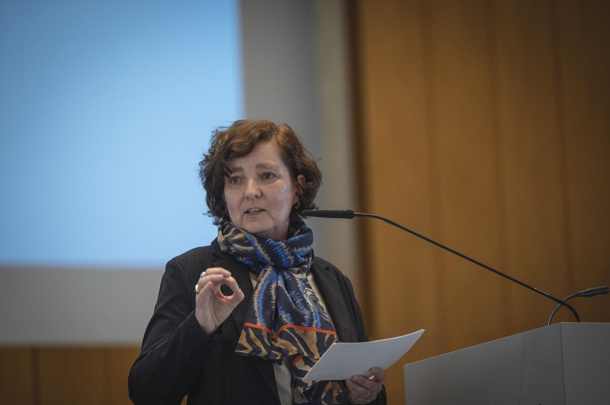 Der Erweiterte Akademische Senat wählte Andrea Güttner mit 55 von 55 Stimmen. Die Kanzlerin hatte die Geschäfte bereits kommissarisch geführt.