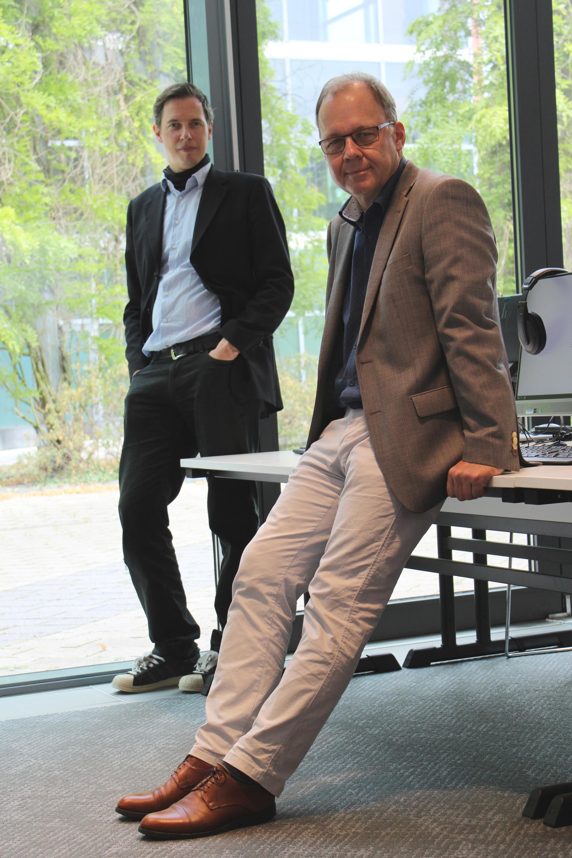Alexander Schulz (at left), Coordinator, E-Learning & E-Examinations at CeDiS, and Dr. Albert Geukes, Head of CeDiS.