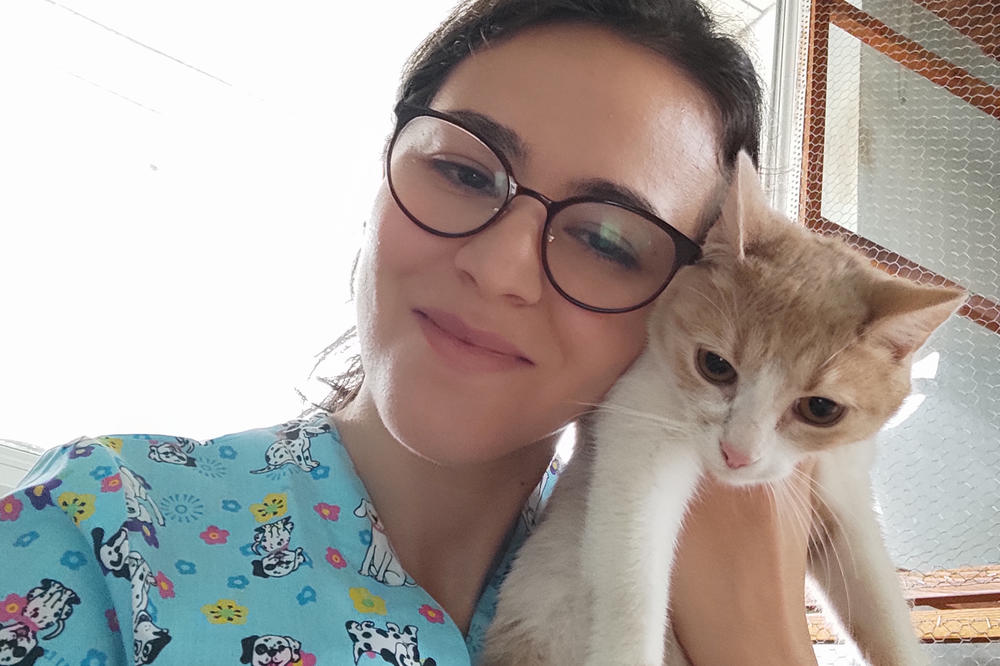 Taking care of stray animals – like this cat from Bulgaria – is a matter close to Carine Hadjadene’s heart.