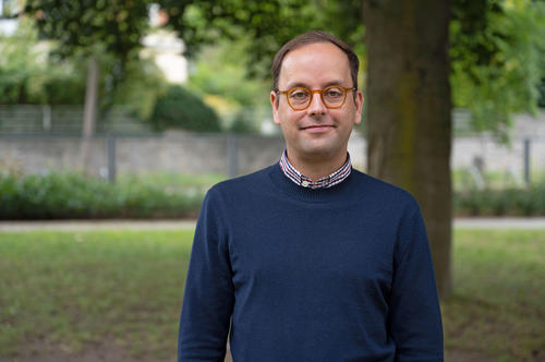 Steffen Heinrich is a professor of Japanese politics and political economy at the Institute of East Asian Studies/Japanese Studies.