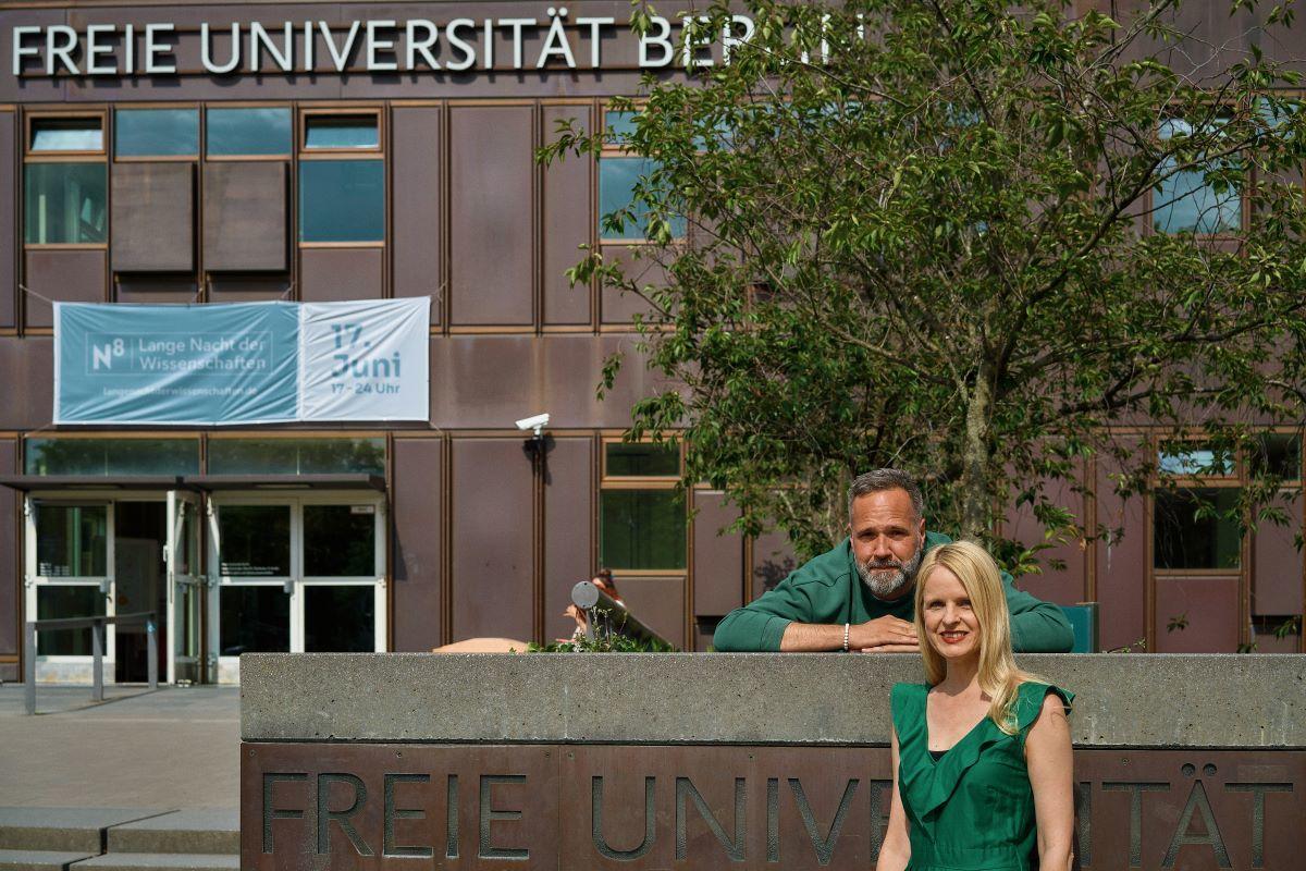 Christian Ludwig and Michaela Sambanis conduct research on teaching English as a foreign language at the Institute for English Language and Literature at Freie Universität Berlin.