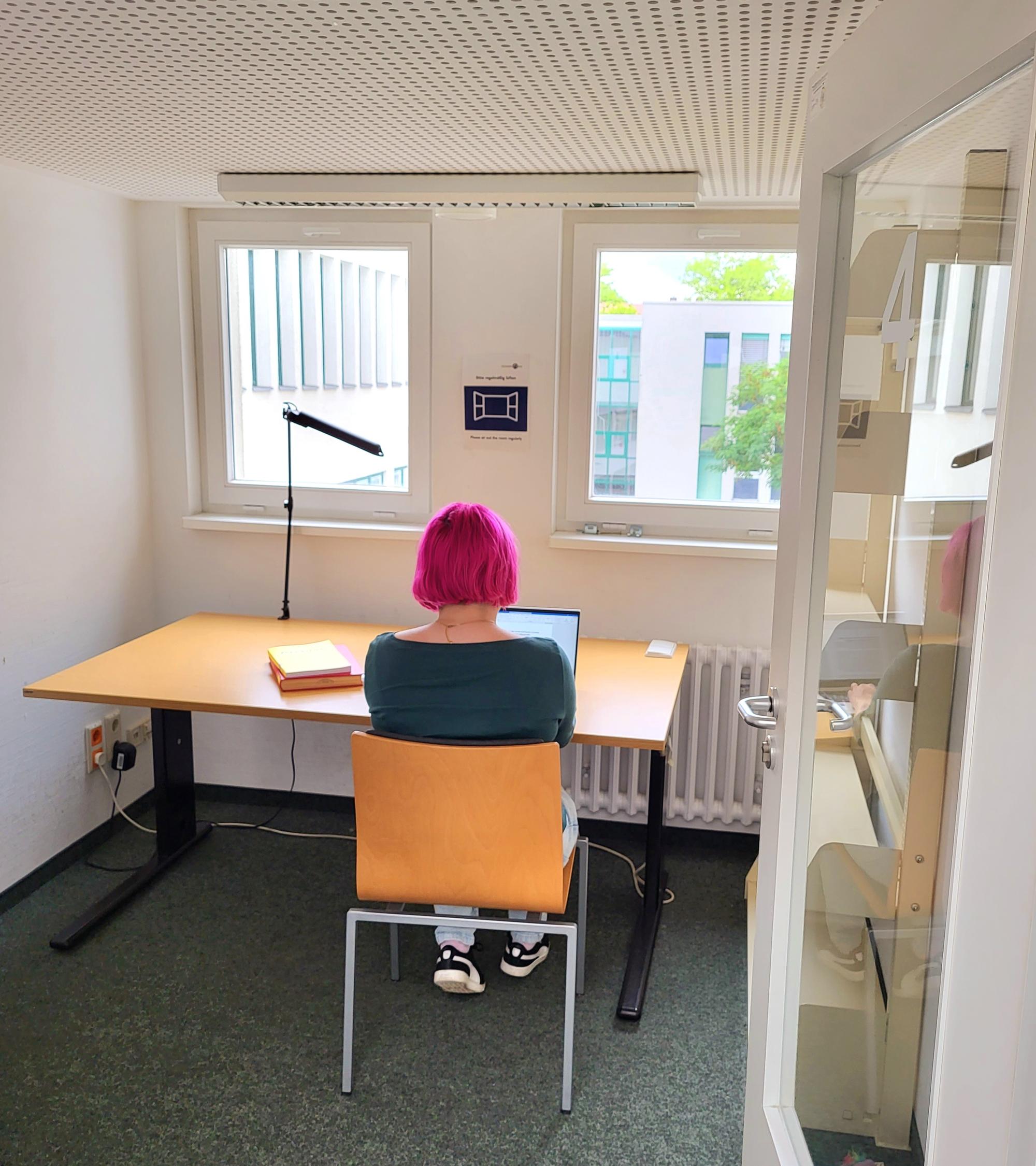 Central Library (Garystr. 39)