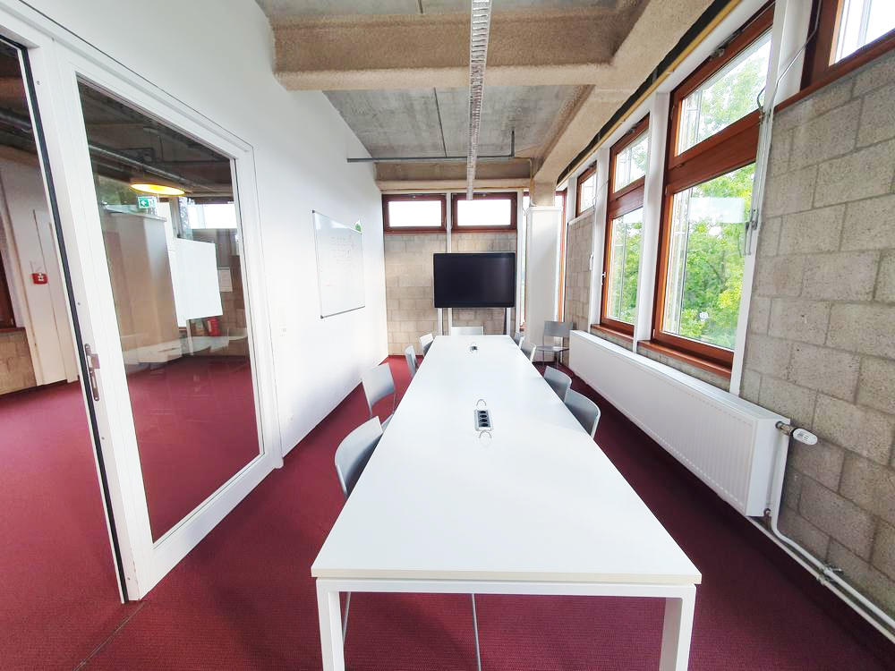 Campus Library (Fabeckstr. 23/25)