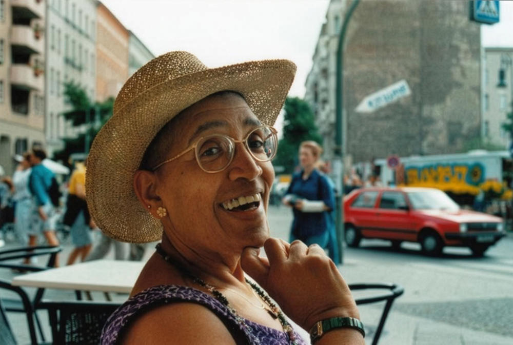 Audre Lorde in Berlin - in einem Café am Winterfeldtplatz, 1992.