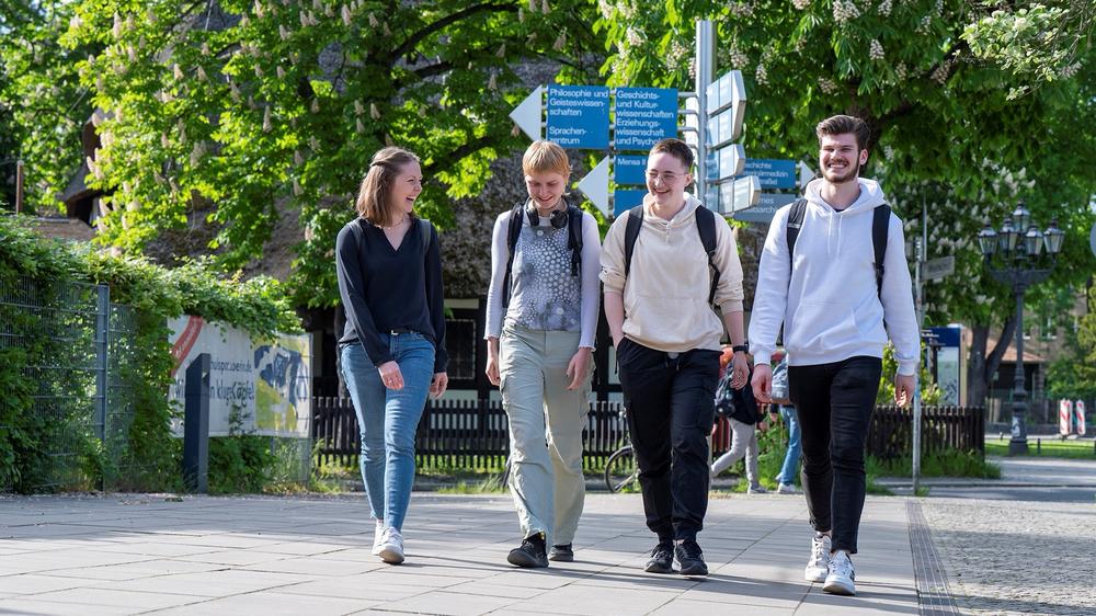 Die Dahlem School of Education qualifiziert aktuell rund 7000 neue Lehrkräfte.