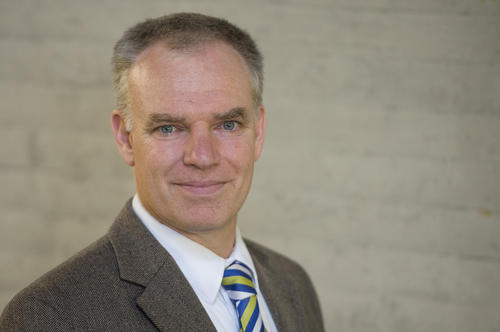 Mithilfe von Nanotechnologie bekämpft Rainer Haag den Krankheitserregern und Viren.