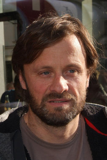 Der Soziologe Sven Ismer von der Freien Universität Berlin untersucht unter anderem Veränderungen von Nationalgefühlen im Zusammenhang mit Sportereignissen.