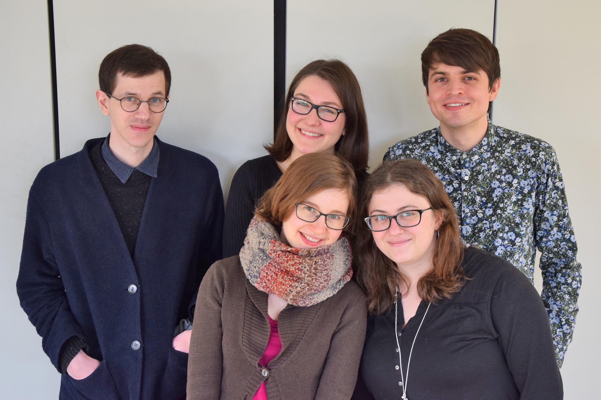 Kleist mal praktisch: Zum Team gehören Larissa Hesse und Viviane Jasmin Meierdreeß (vorne li. u. re.) sowie David Frühauf, Melanie Baumann und Lukas Nils Regeler (hinten v. l. n. r.).