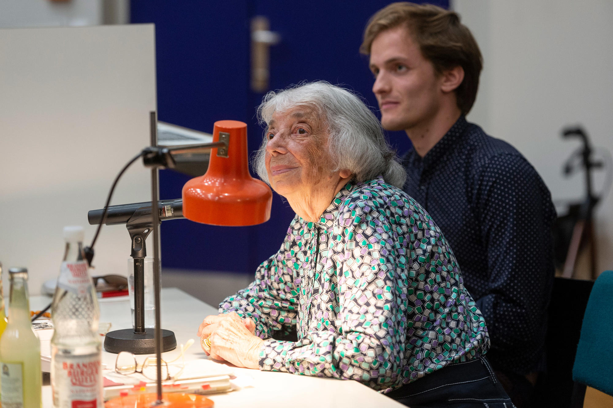 Gegen das Vergessen. Margot Friedlander sprach auf Einladung von Geschichtsstudent Vincent Bruckmann (re.) an der Freien Universität.