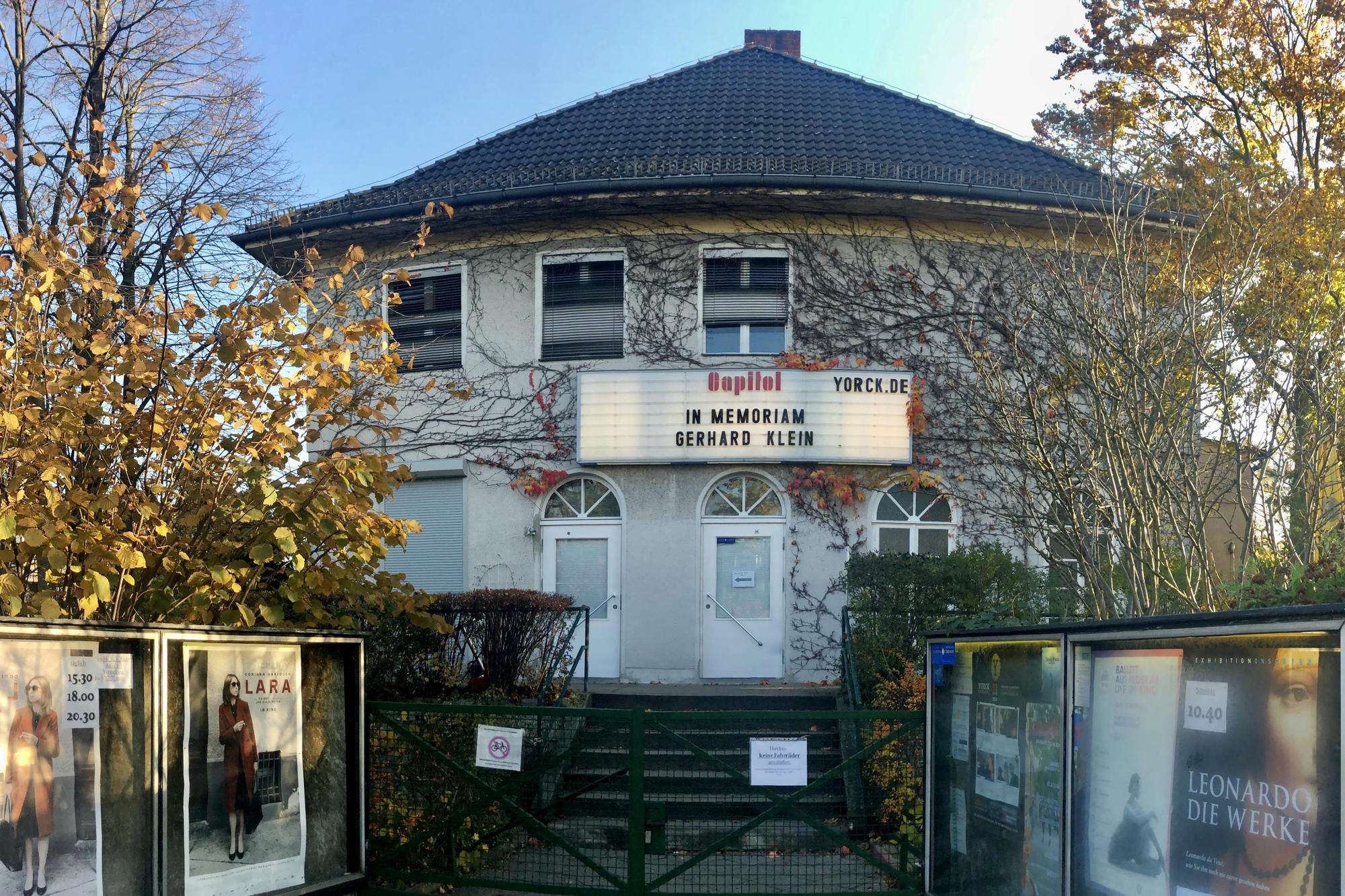 Das Kino „Capitol Dahlem“ am 14. November 2019, dem 20. Todestag von Gerhard Klein.