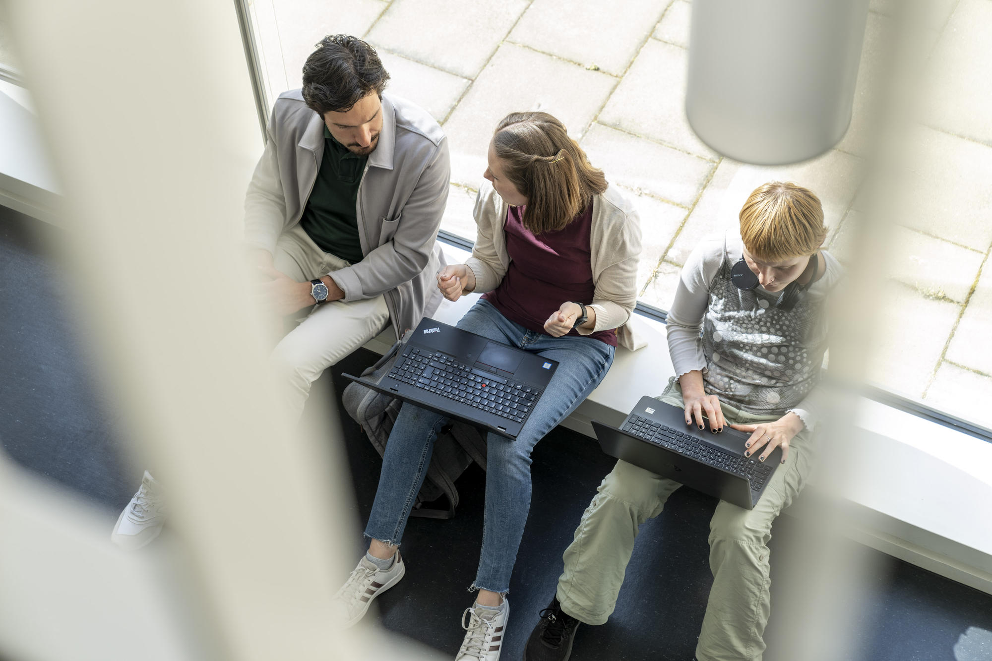 Studierende der Freien Universität Berlin im Studierenden-Service-Center