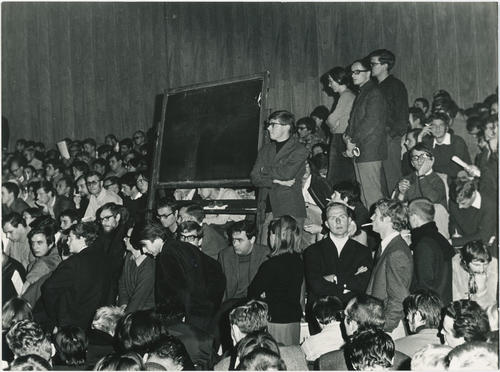 Die Gründungsversammlung der "Kritischen Universität" (KU)