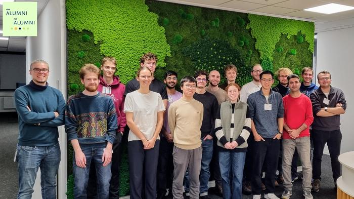 Studierende besuchen Dr. Nils Schuth bei seinem Arbeitgeber ASML