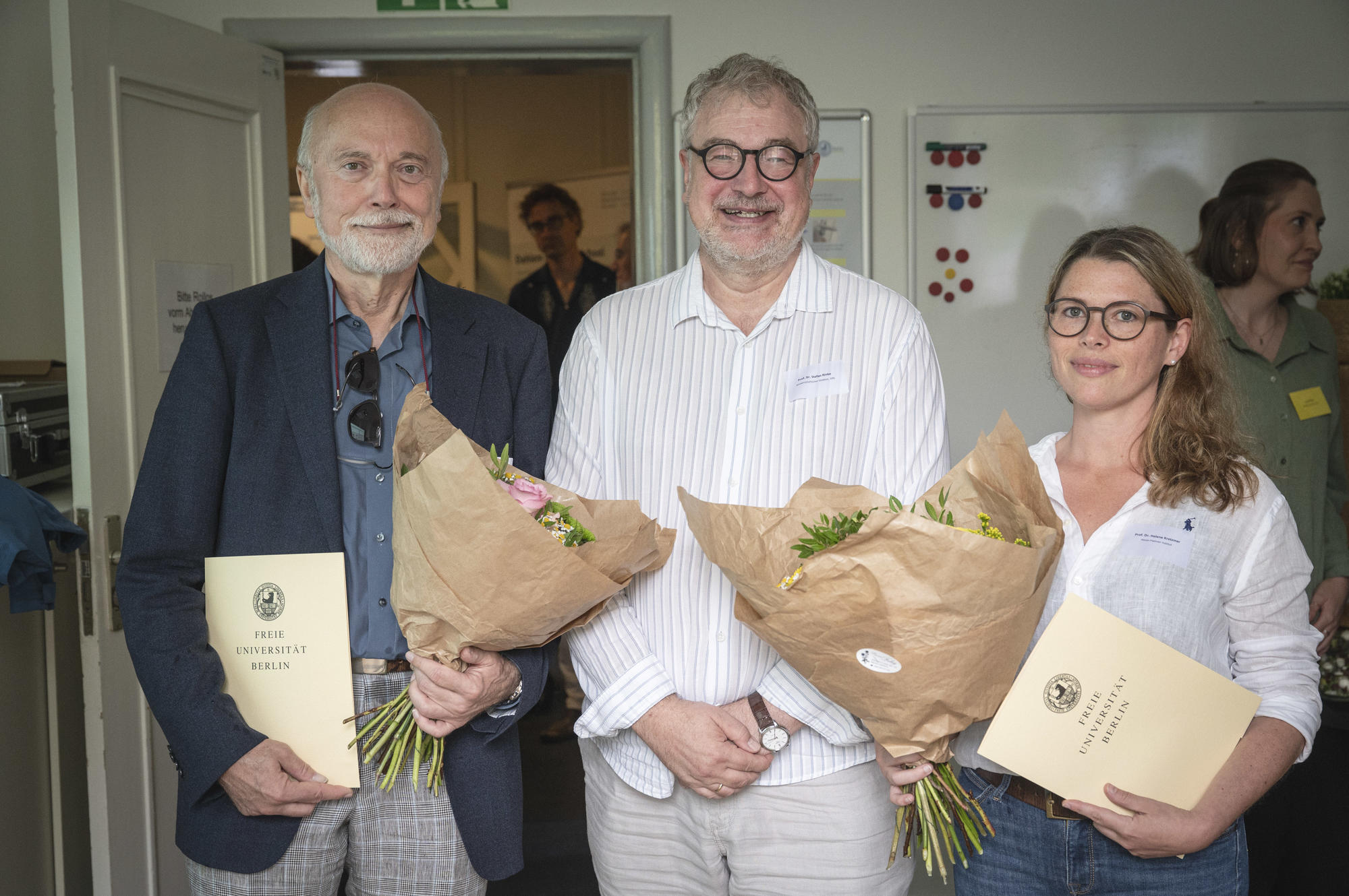 Prof. Rinke mit den Preisträger*innen Prof. Kretzmer und Prof. Wenzel