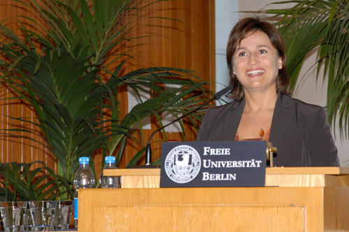 Sandra Maischberger eröffnet mit dem Festvortrag " Aufruf zur Leidenschaft" das neue Studienjahr.