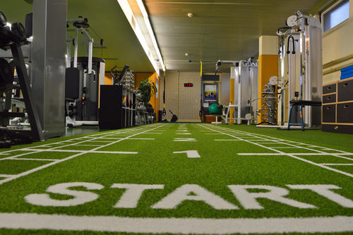 Die FU Berlin bietet Mitgliedern ein breites Angebot an (Sport-)Kursen für die körperliche Gesundheit.