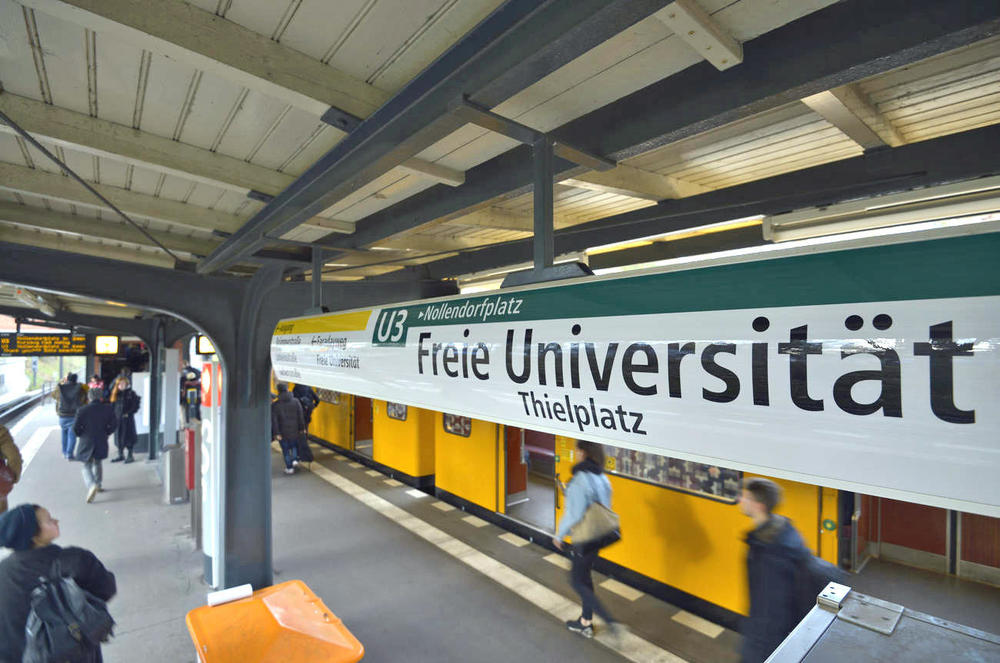 Haltestelle "Freie Universität"