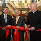 Wowereit, Foster, Lenzen duechschneiden rotes Band