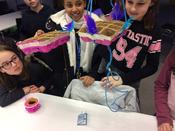 Beim Workshop "Was wächst denn da? Entdecke die essbare Stadt" im März 2019