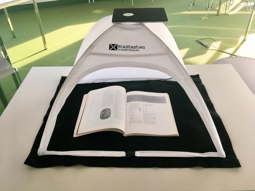 Scanzelt in der Campusbibliothek