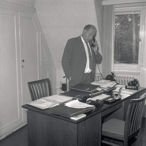 Horst W. Hartwich in seinem Büro in der Boltzmannstr. 4, 1962